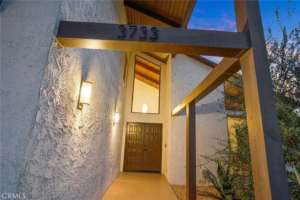 House in Signal Hill, California, United States 3 - 18612943