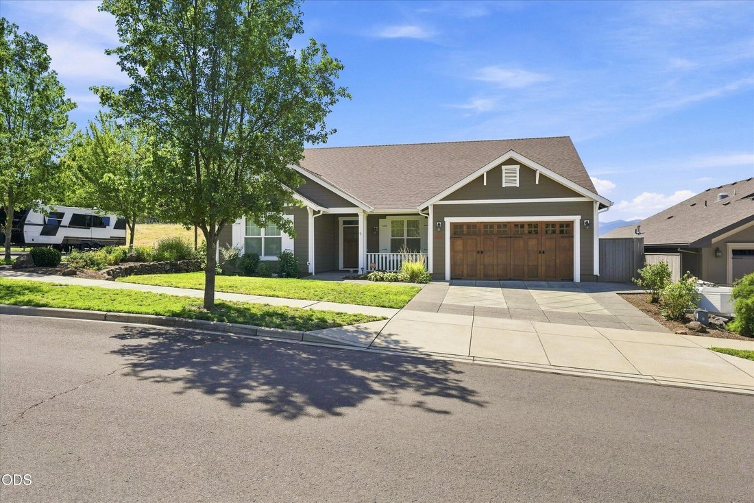 House in Medford, Oregon, United States 2 - 18612636