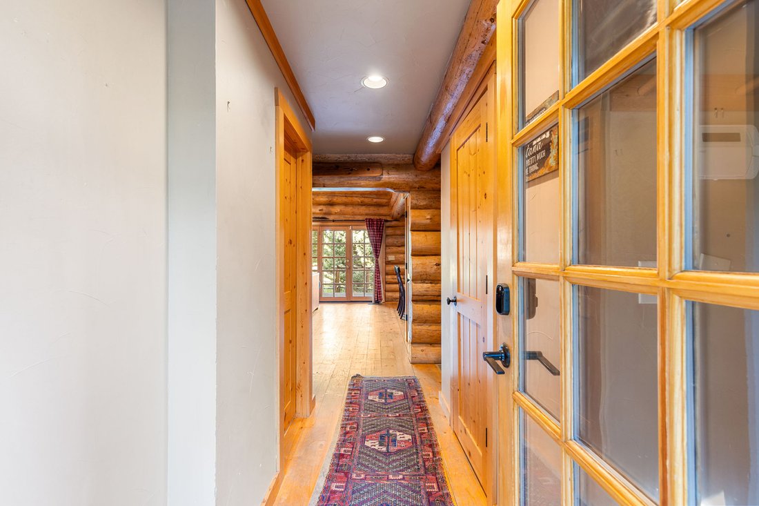 House in Gallatin Gateway, Montana, United States 4 - 18610380