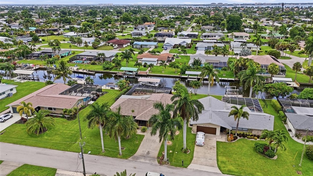 House in Cape Coral, Florida, United States 3 - 18612527