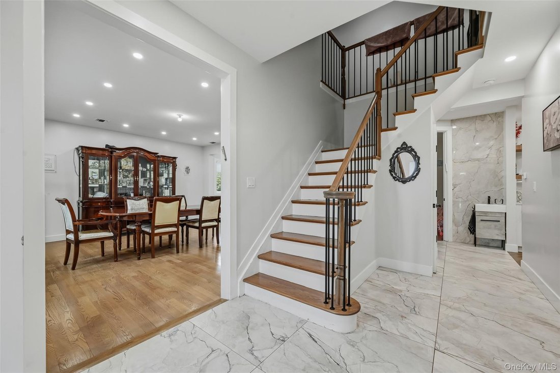 Condo in Airmont, New York, United States 5 - 18612289