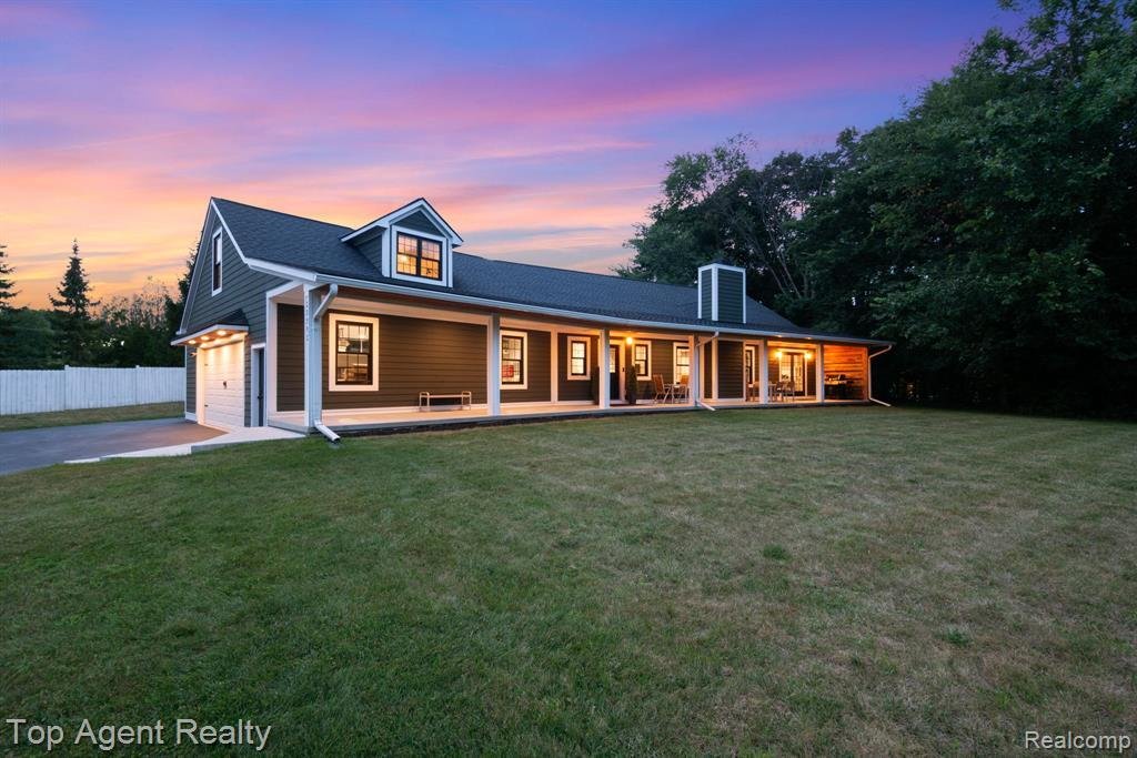 House in Farmington Hills, Michigan, United States 1 - 18499475
