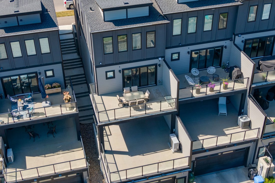 Townhouse in Calgary, Alberta, Canada 2 - 18615021