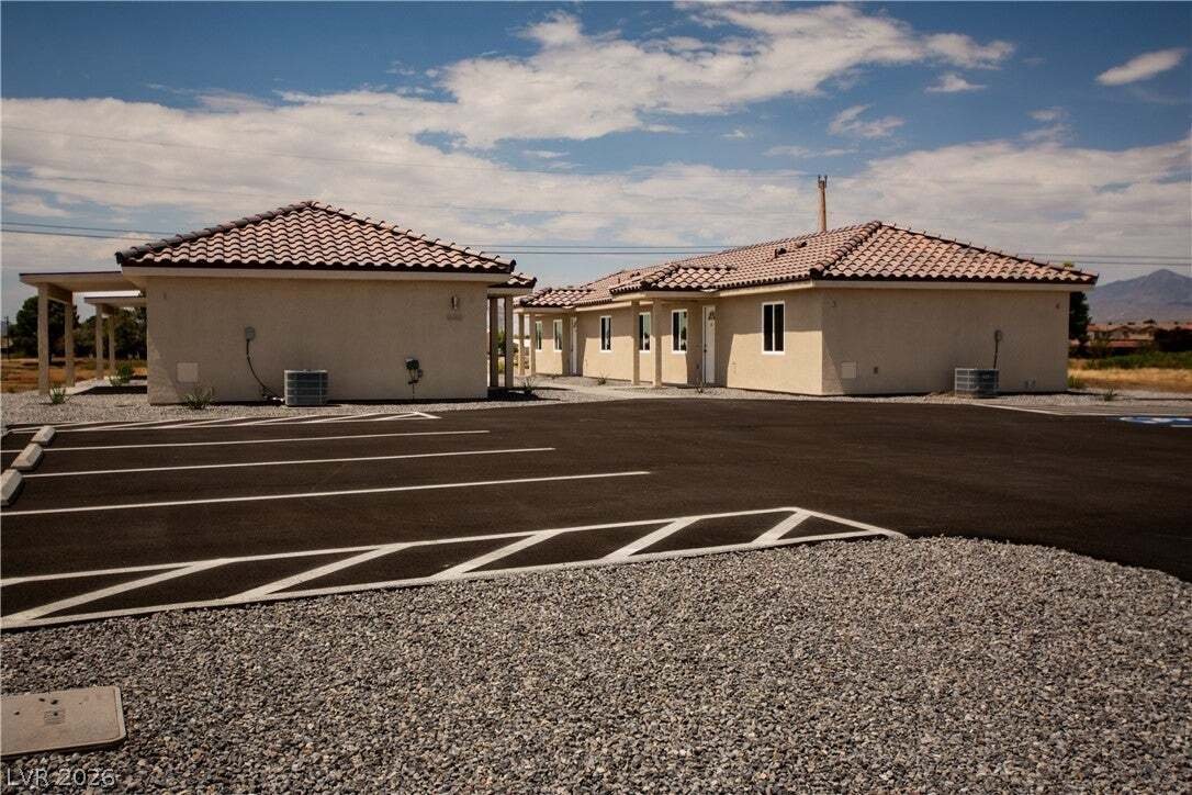 Pahrump, Nevada, United States 1 - 18611759