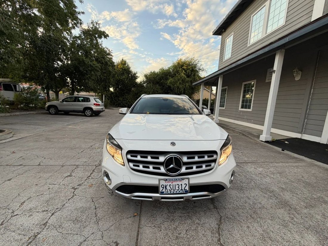 Suv in Tracy, CA, United States 1 - 18614370