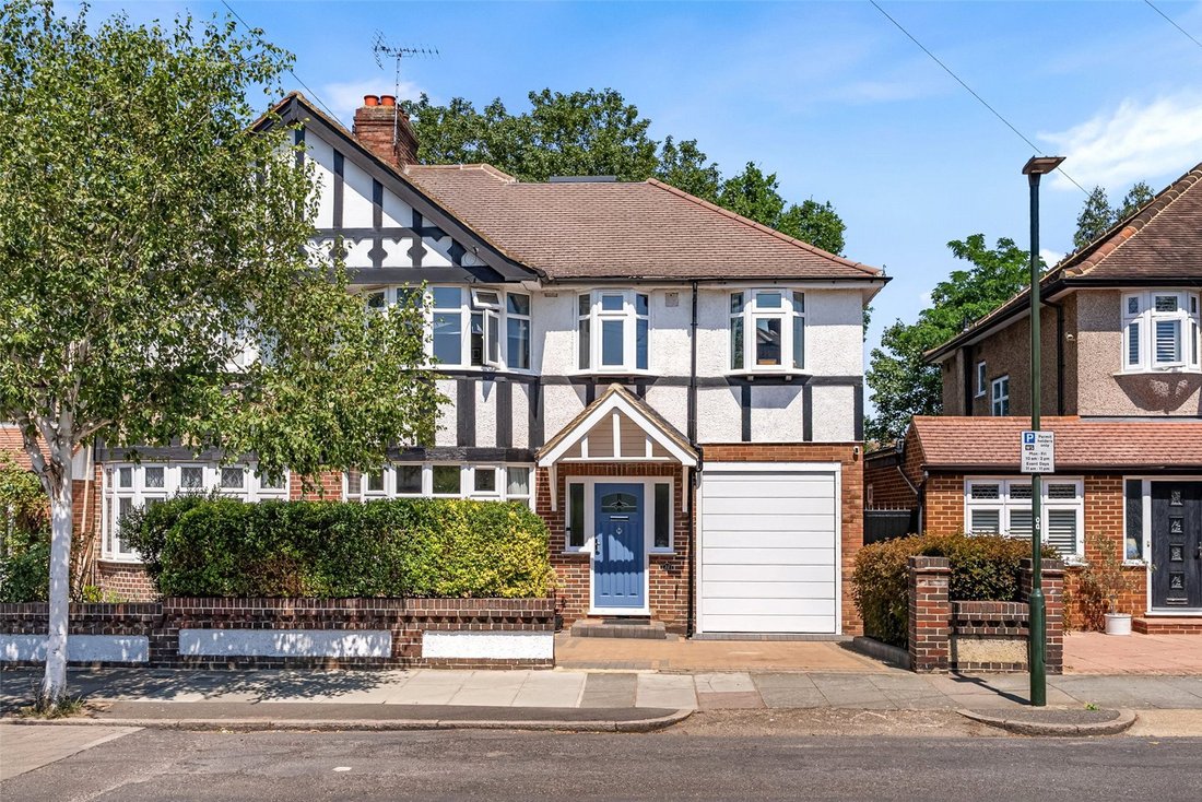 House in Whitton, Richmond Upon Thames, England 1 - 18611675