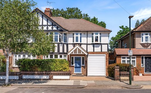 House in Whitton, Richmond Upon Thames, England 1