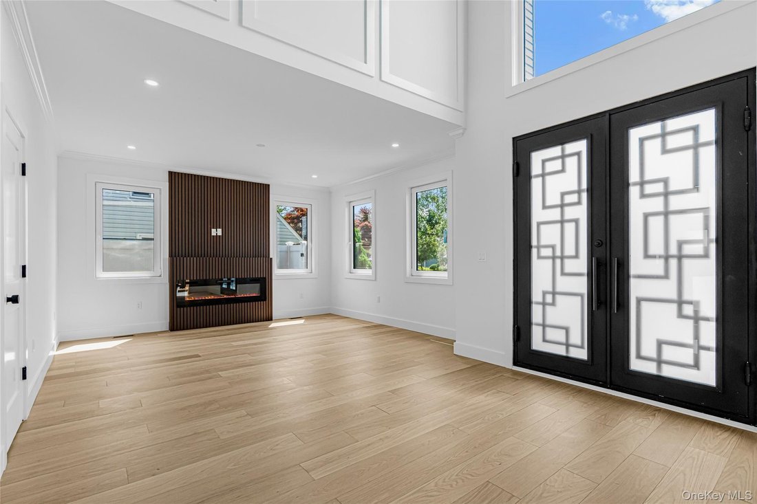 House in Levittown, New York, United States 2 - 18612296