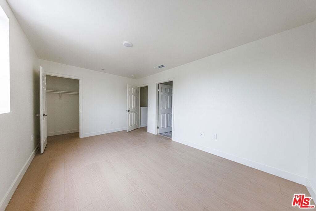 Los Angeles, California, United States 4 - 18611840