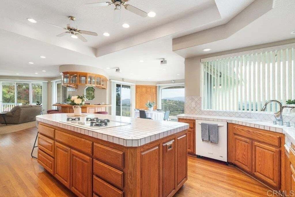 House in Vista, California, United States 5 - 18612840