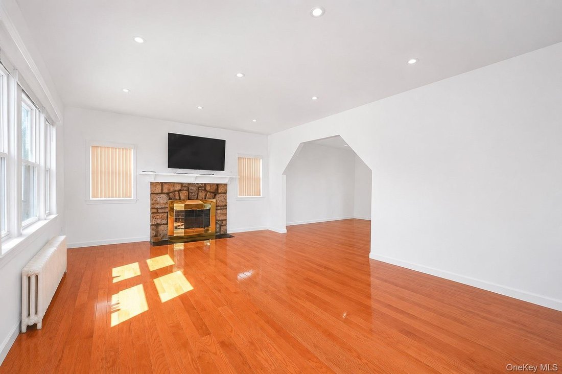 House in New York, New York, United States 4 - 18609299