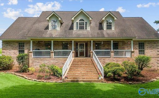House in Holly Pond, Alabama, United States 1
