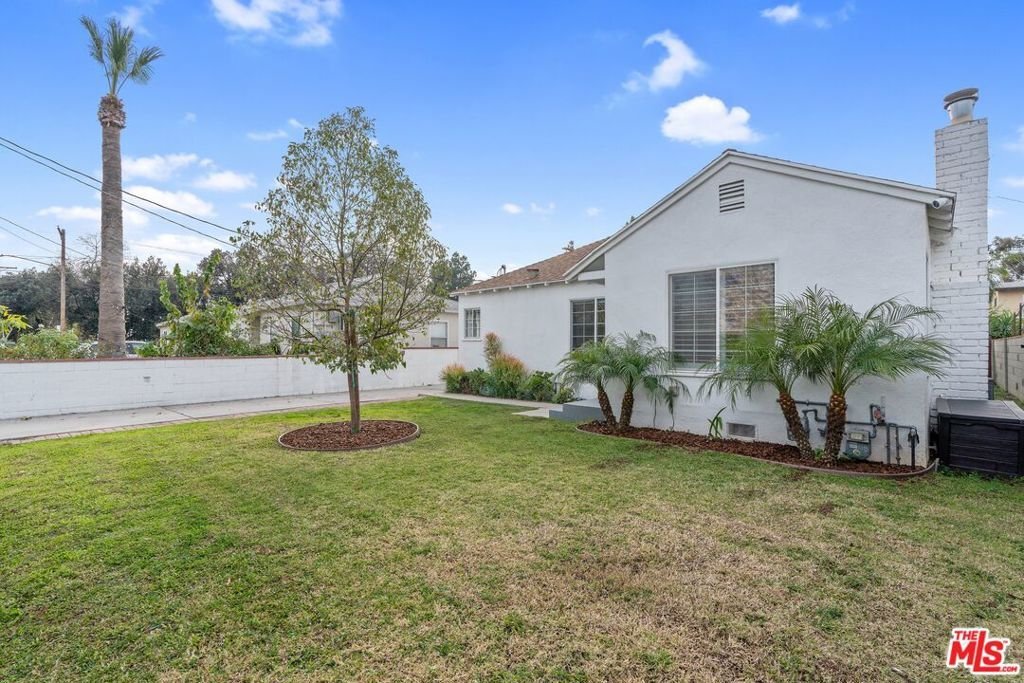 Los Angeles, California, United States 2 - 18611823