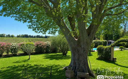 Villa in Camaret-sur-Aigues, Provence-Alpes-Côte d'Azur, France 1