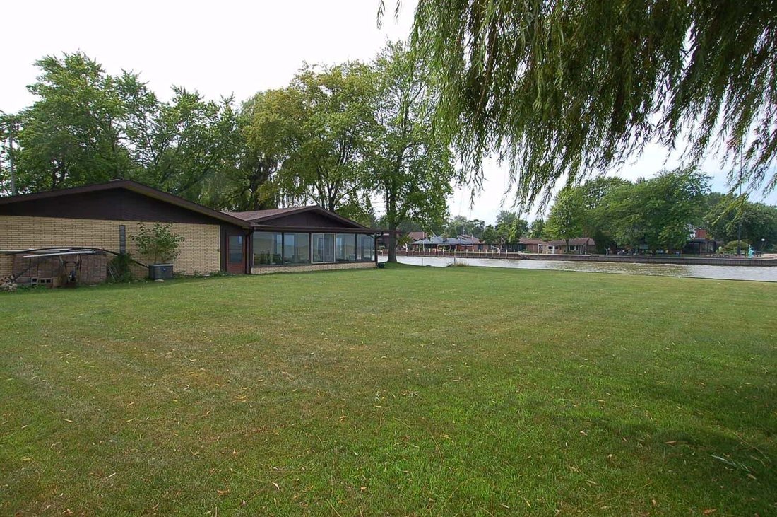 House in Bay City, Michigan, United States 1 - 18609198