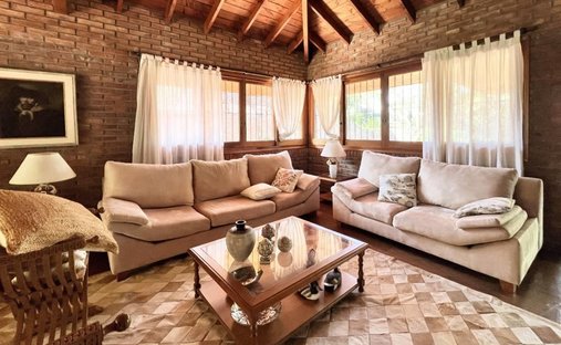 House in Manuel B. Gonnet, Buenos Aires Province, Argentina 1