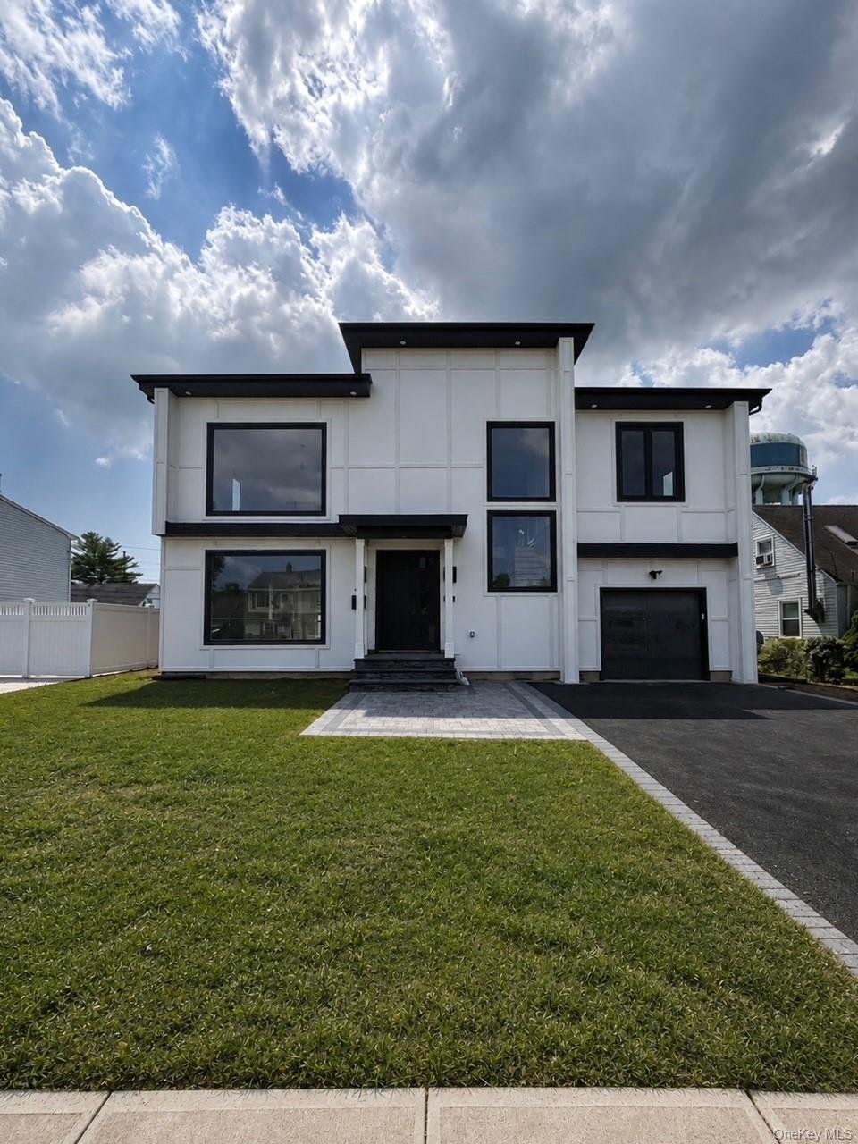 House in Levittown, New York, United States 1 - 18612296