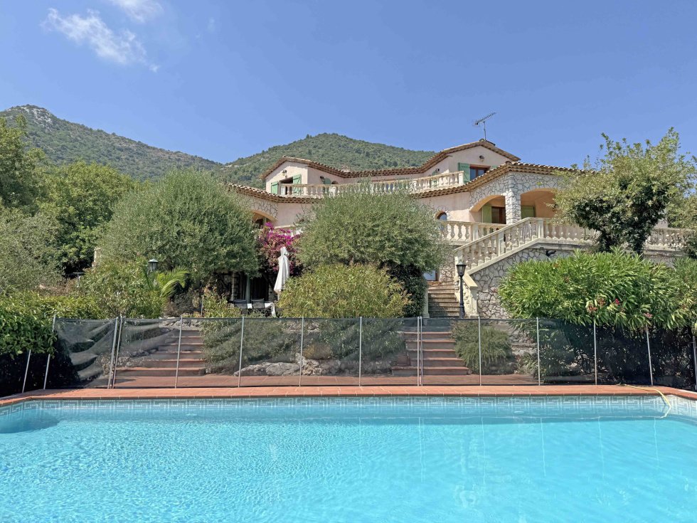 Villa in Gattières, Provence-Alpes-Côte d'Azur, France 1 - 18612199