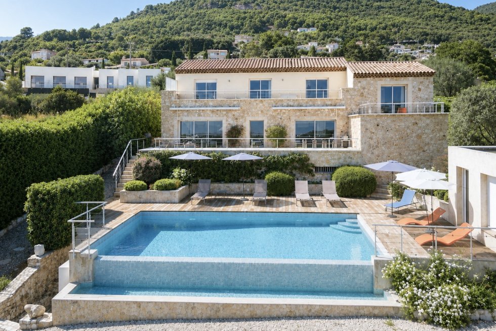 Villa in Tourrettes-sur-Loup, Provence-Alpes-Côte d'Azur, France 1 - 18612176