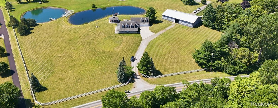House in Carleton, Michigan, United States 2 - 18605164