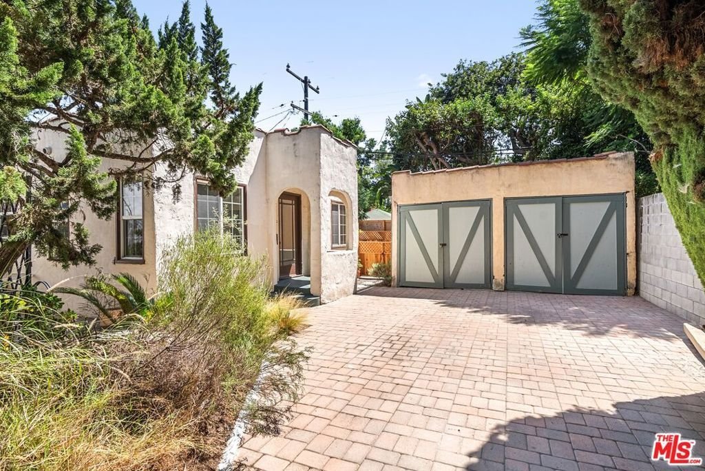 Culver City, California, United States 3 - 18611812