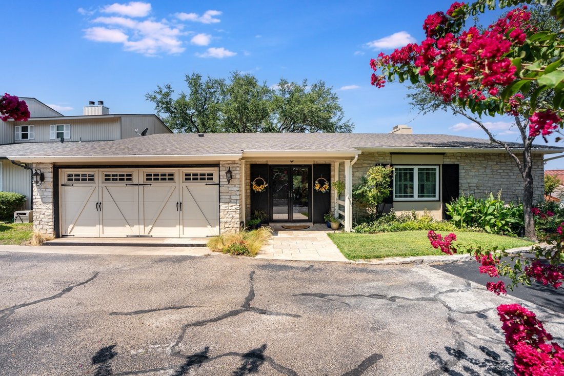 House in Granbury, Texas, United States 2 - 18609717