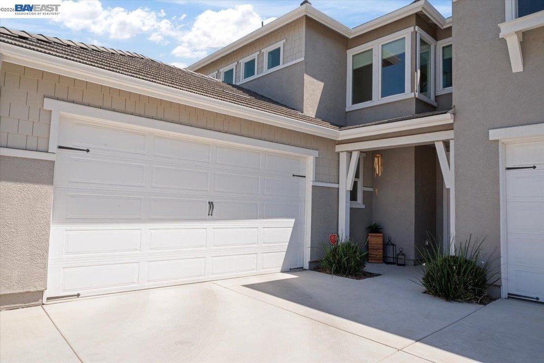 House in Lathrop, California, United States 4 - 18613029