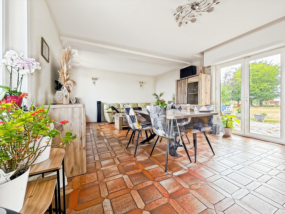 Villa in La Gorgue, Hauts-de-France, France 1 - 18614070