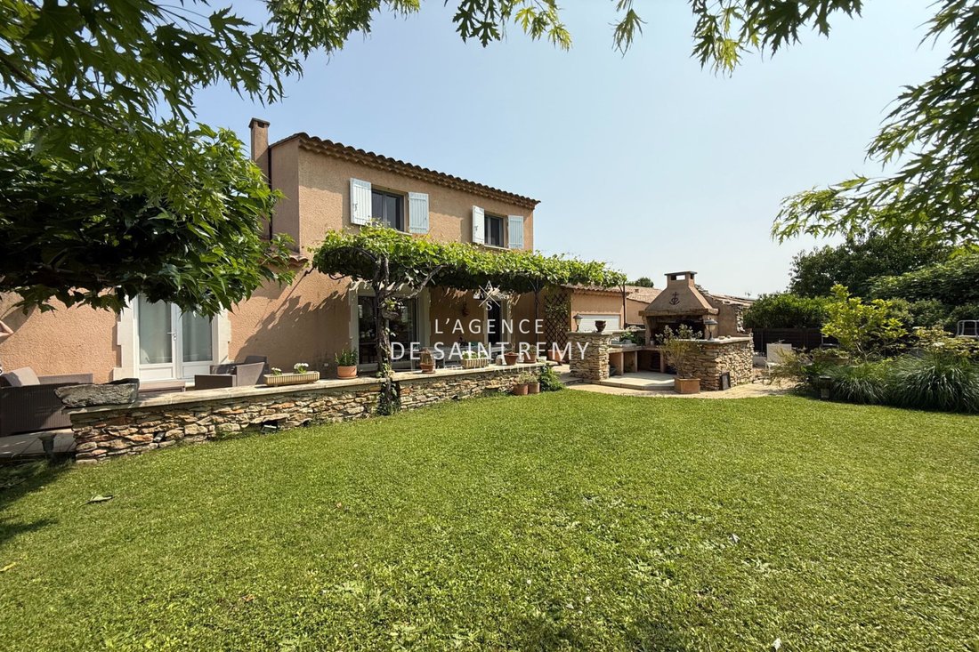 Villa in Saint-Rémy-de-Provence, Provence-Alpes-Côte d'Azur, France 2 - 18610418