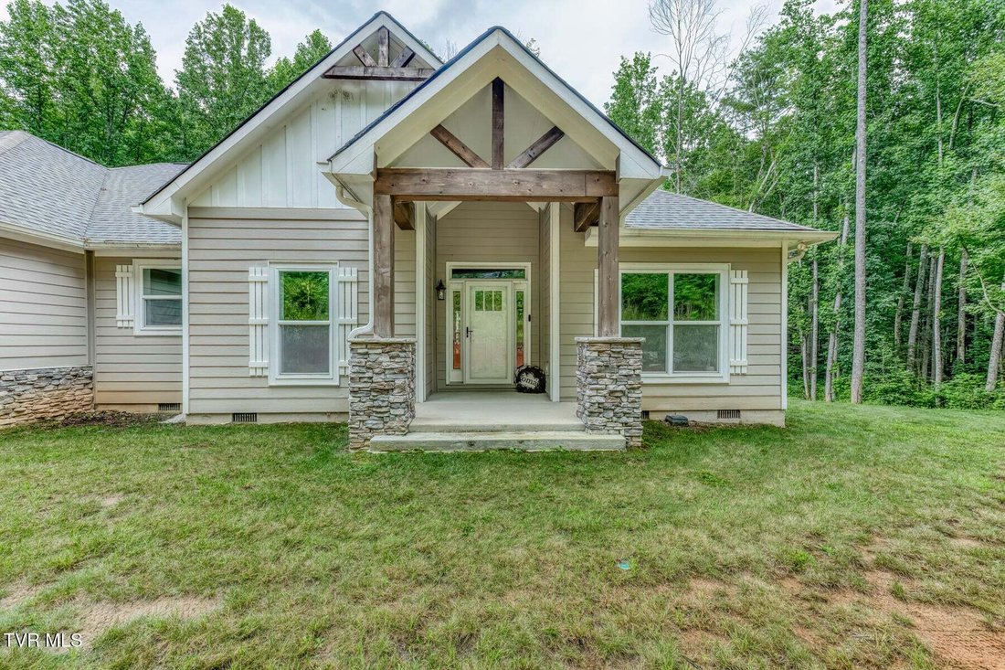 House in Erwin, Tennessee, United States 2 - 18609839