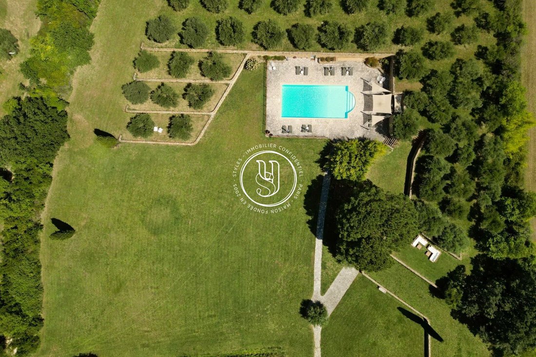 Villa in Uzès, Occitania, France 2 - 18610412