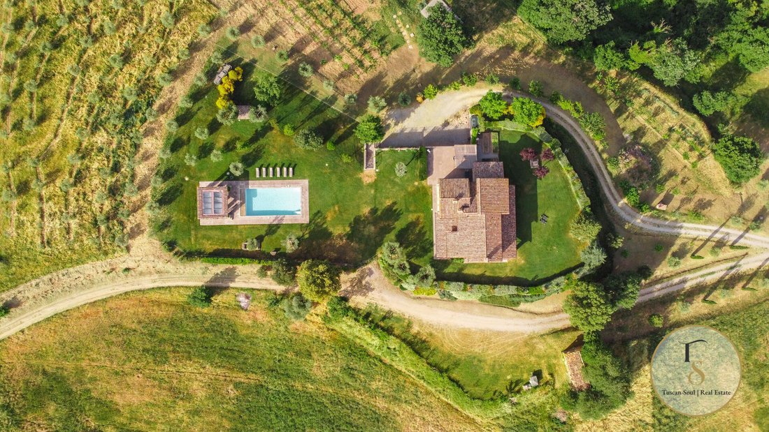 Country House in Piegaro, Umbria, Italy 2 - 18610847