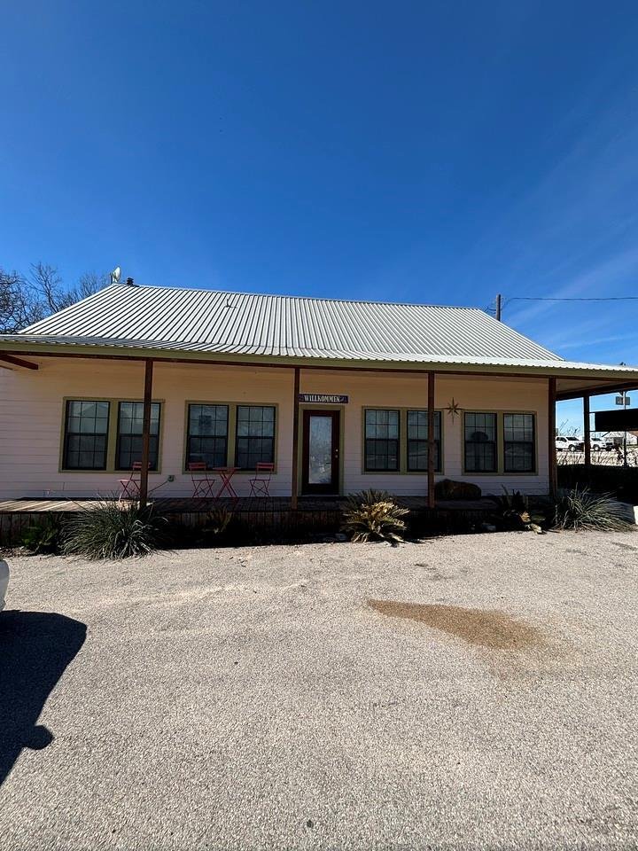 House in Walburg, Texas, United States 1 - 18612230