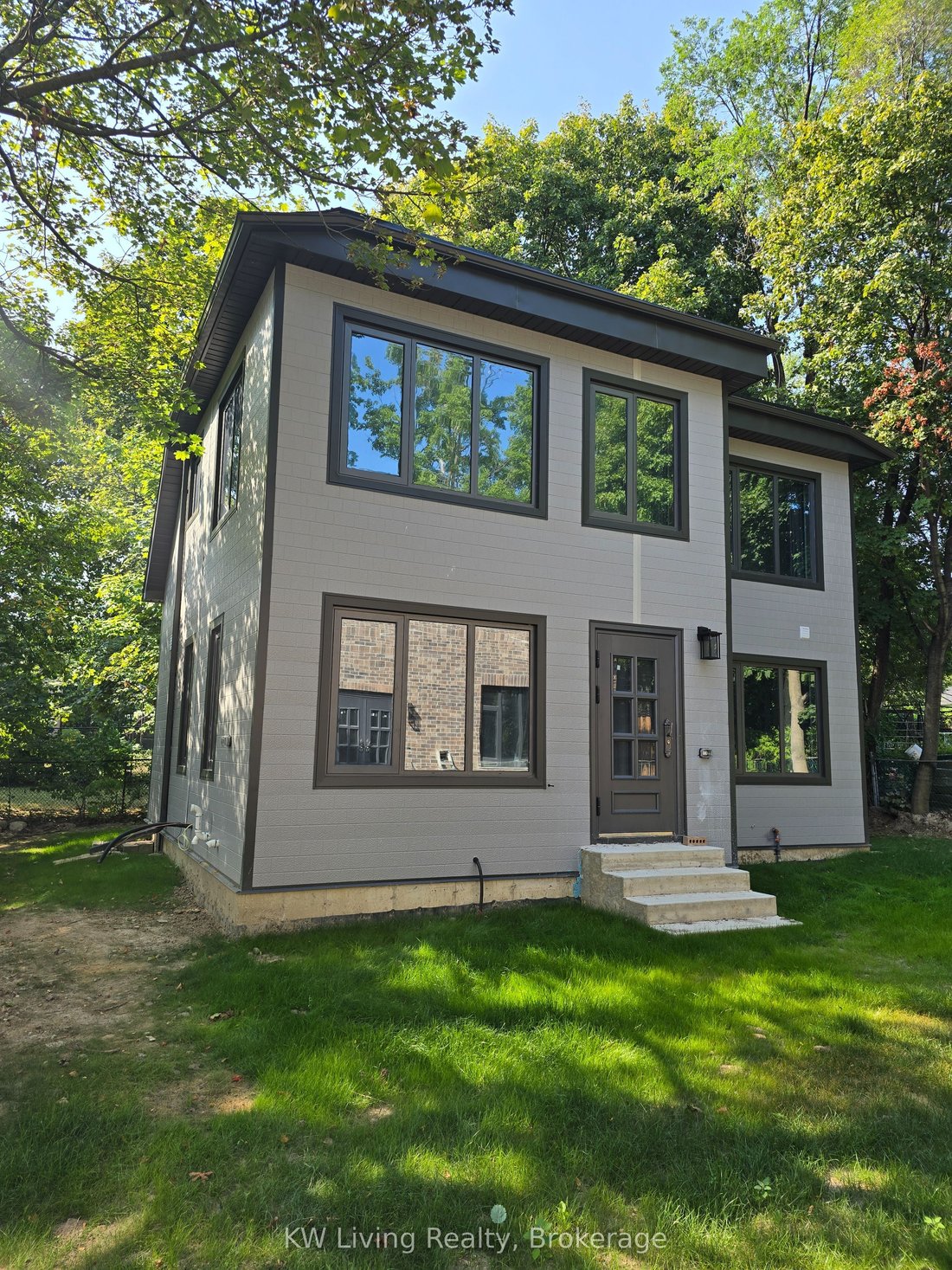 House in Toronto, Ontario, Canada 3 - 18609796