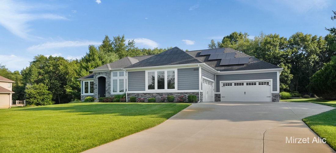 House in Cascade, Michigan, United States 4 - 18610296