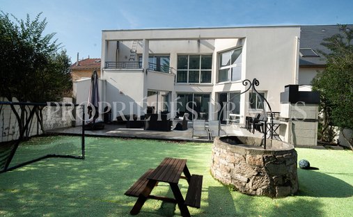 Villa in Le Centre, Maisons-Alfort, France 1