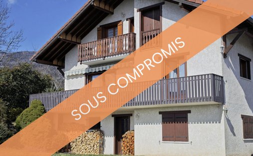 House in Saint-Jean-de-Gonville, Auvergne-Rhône-Alpes, France 1