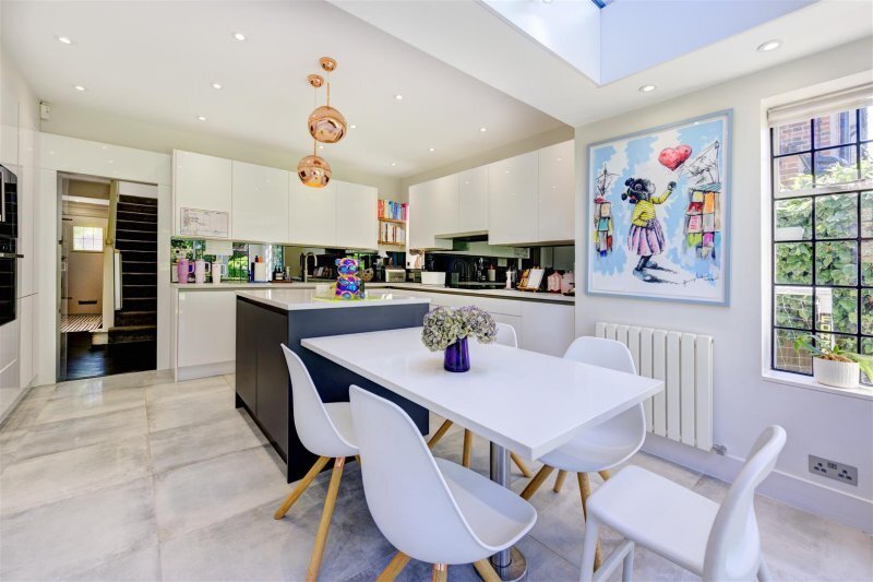 House in Hampstead Garden Suburb, Barnet, England 5 - 16967995