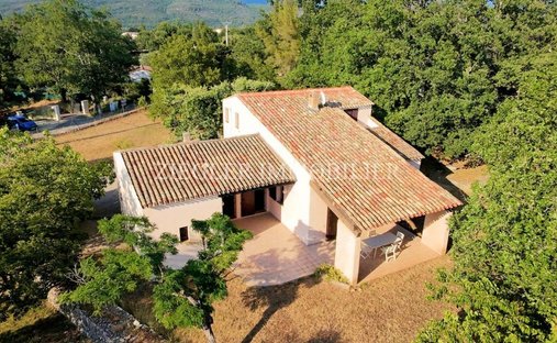Villa in Saint-Cézaire-sur-Siagne, Provence-Alpes-Côte d'Azur, France 1