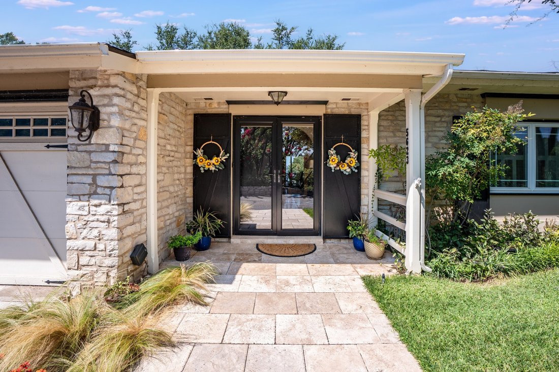 House in Granbury, Texas, United States 3 - 18609717