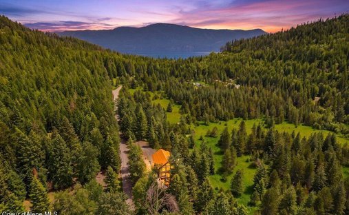 House in Cocolalla, Idaho, United States 1