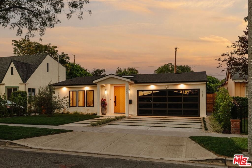 House in Burbank, California, United States 1 - 18611845
