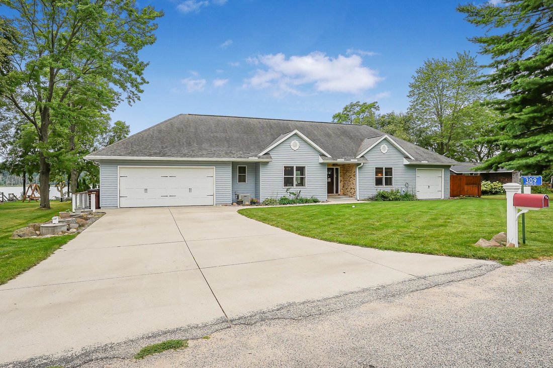 House in Wisconsin Dells, Wisconsin, United States 2 - 18610298