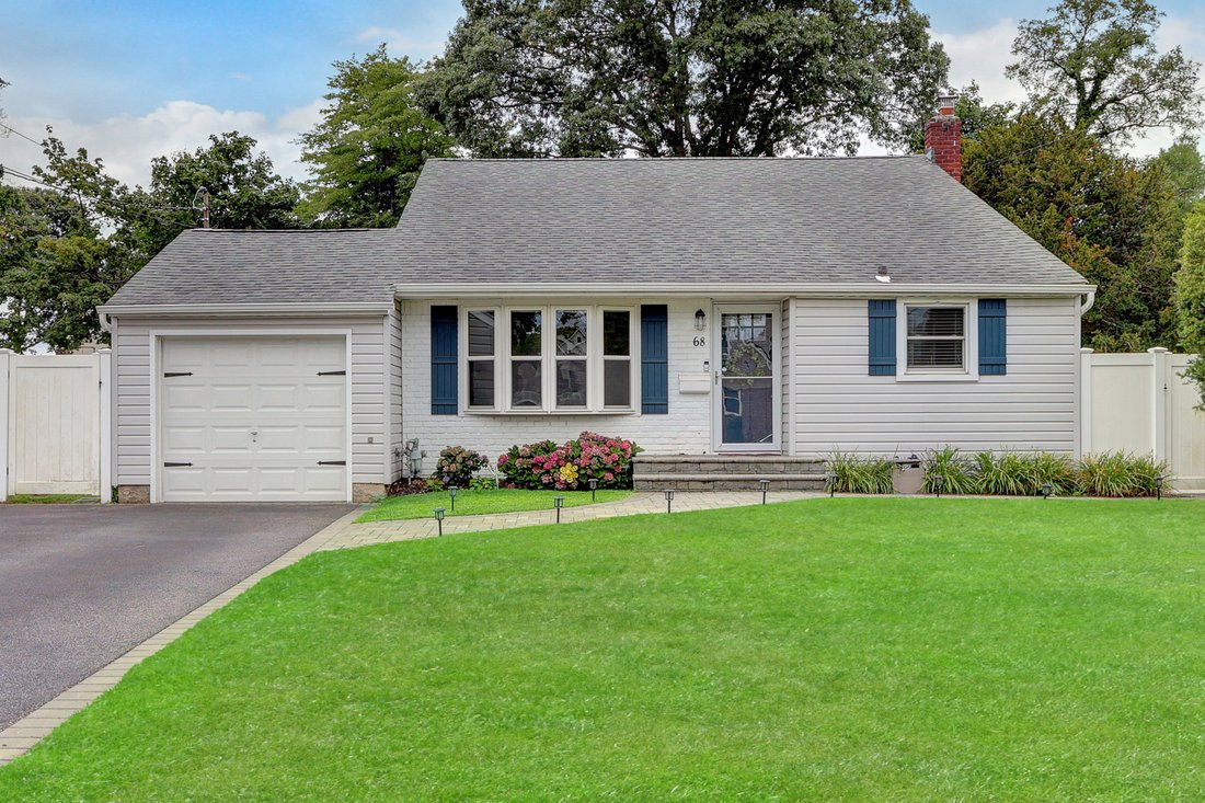 House in West Islip, New York, United States 5 - 18608929
