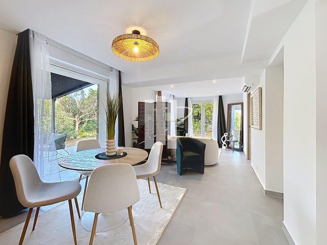 Apartment in Les Plaines-Les Tasses, Saint-Raphaël, France 1 - 17097345