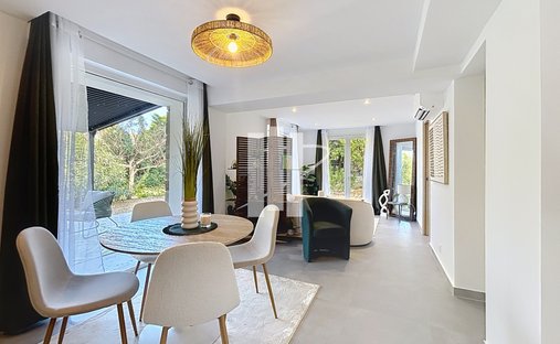 Appartamento a Les Plaines-Les Tasses, Saint-Raphaël, Francia 1
