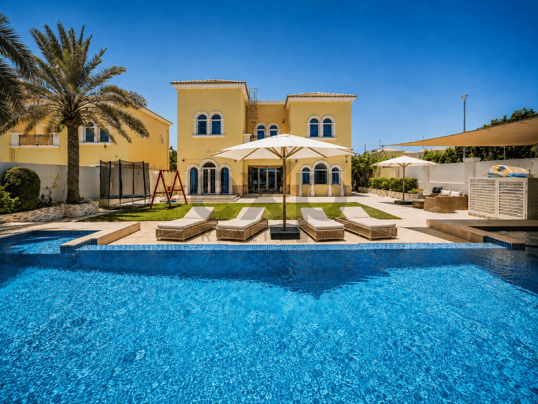 Villa in Jumeirah Park, Dubai, United Arab Emirates 1 - 18610441