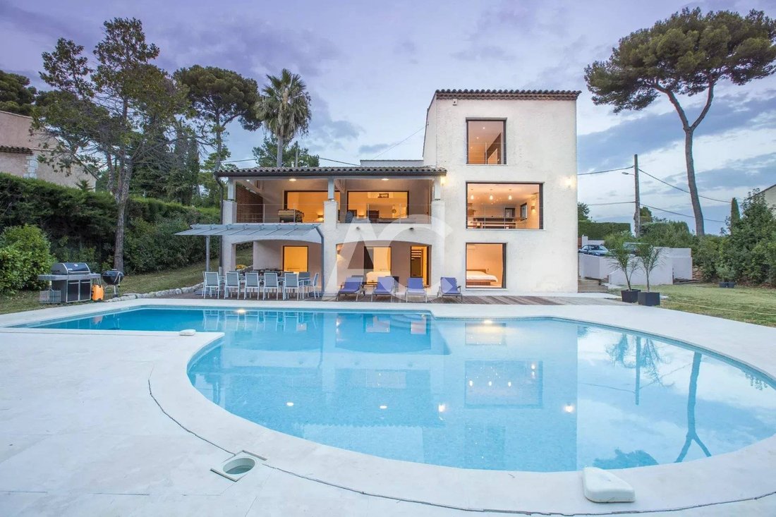 Villa in Fontmerle, Antibes, France 1 - 16137829