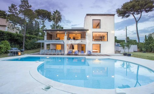 Villa in Fontmerle, Antibes, France 1