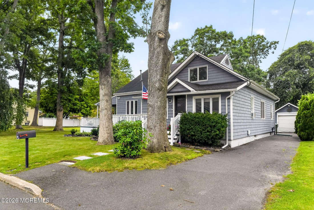 House in Neptune Township, New Jersey, United States 4 - 18611657